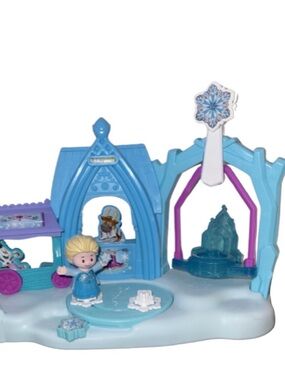 Elsa little people Ice Castle Playset - Blue Frozen-Themed Kids Toy